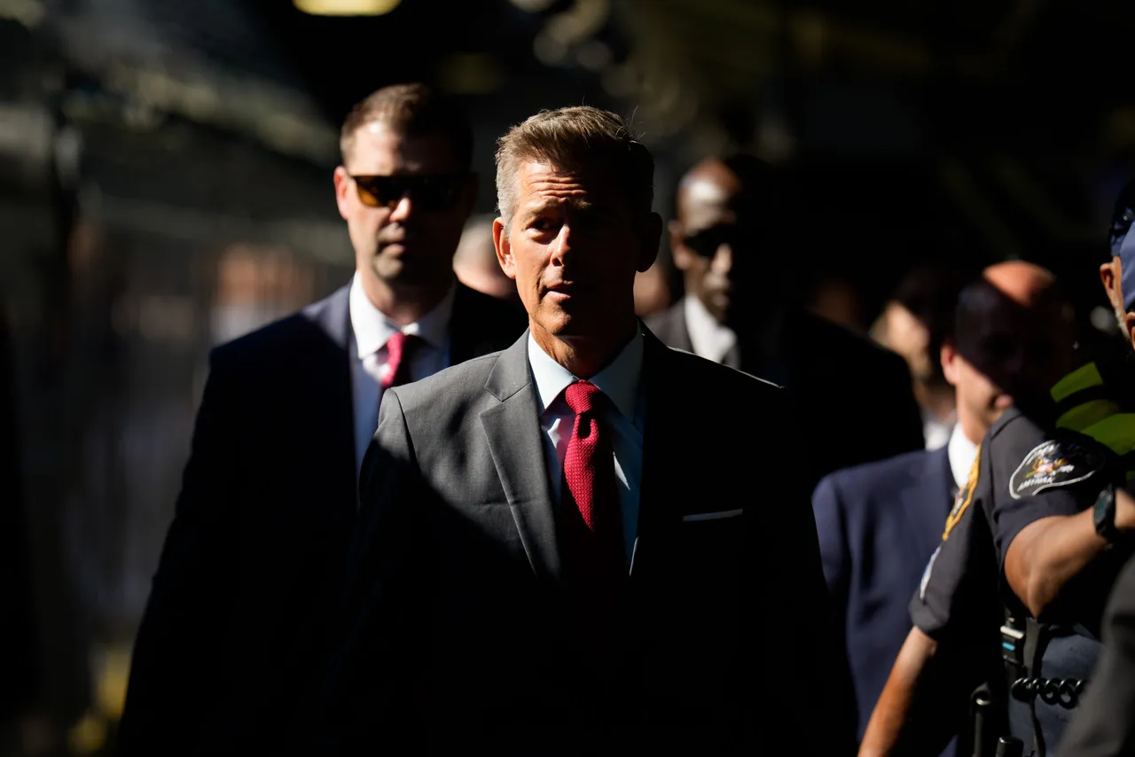 WASHINGTON, DC – AUGUST 27: U.S. Transportation Secretary Sean Duffy (C) arrives to board a NextGen Amtrak Acela train. (Photo by Andrew Harnik/Getty Images)