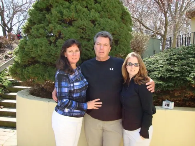 Bill Stevenson (center) with Linda Stevenson (left) and Christina Vettori (right), who said the death was being investigated as a “murder.” Facebook
