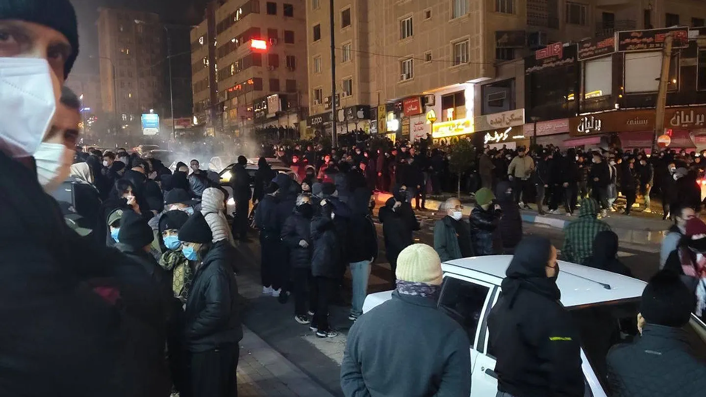 Iranian demonstrations intensify as protesters clash with security forces. (The National Council of Resistance of Iran)