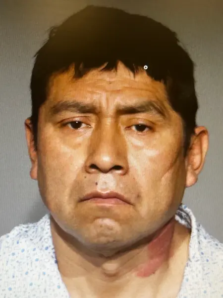 ICE Agents Chase Alleged Migrant Sex Predator After NYC Judge Lets Him Walk Out