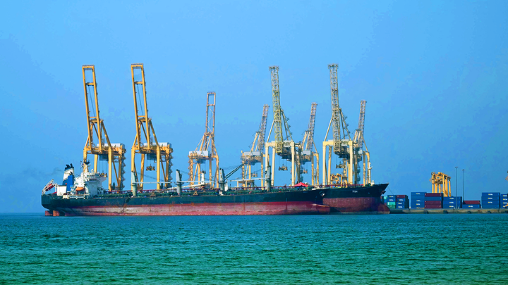 Oil tanker at a port in the Strait of Hormuz (Giuseppe Cacace/AFP via Getty Images / Getty Images)