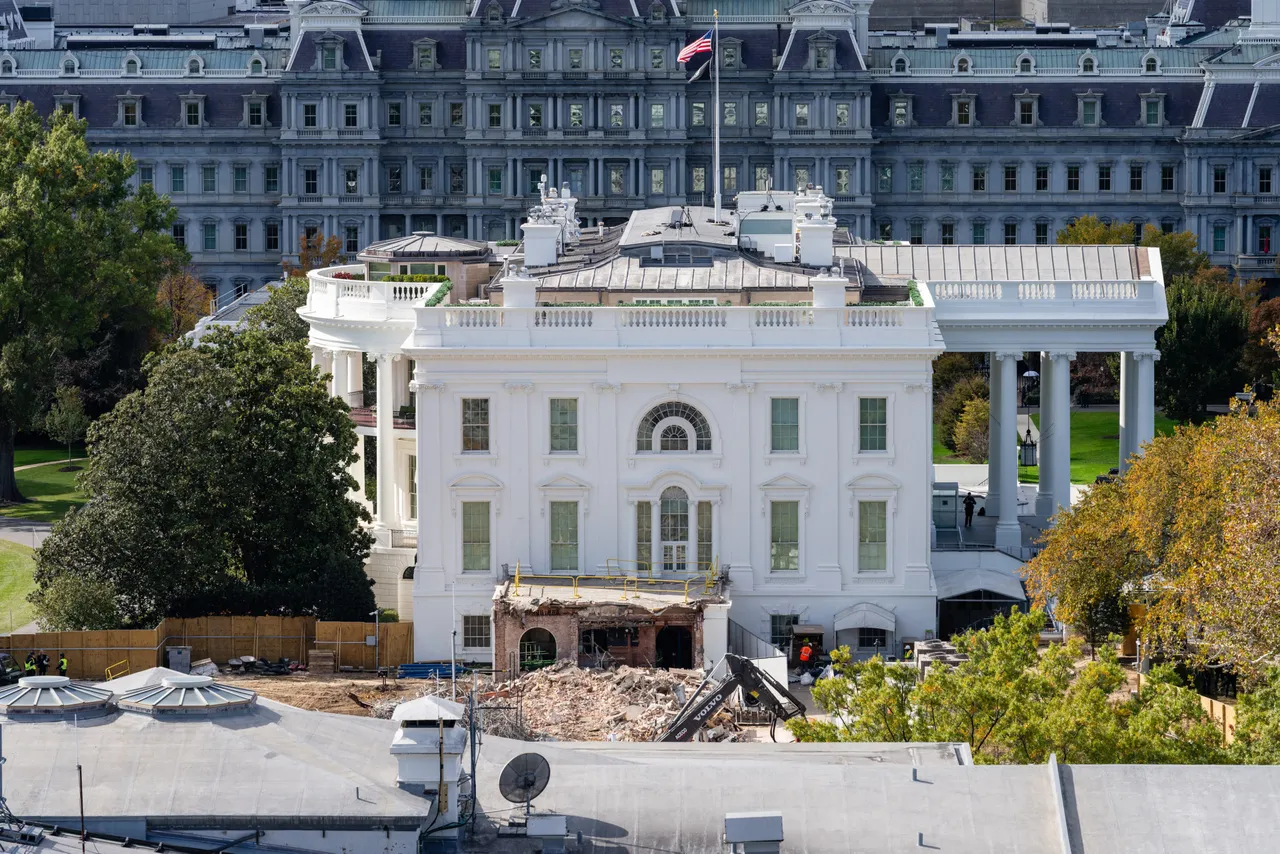 WASHINGTON, DC &ndash; OCTOBER 23: An excavator works to clear rubble after the East Wing of the White House was demolished on October 23, 2025 in Washington, DC. The demolition is part of U.S. President Donald Trump&rsquo;s plan to build a ballroom reportedly costing at least $250 million on the eastern side of the White House. (Photo by Eric Lee/Getty Images)