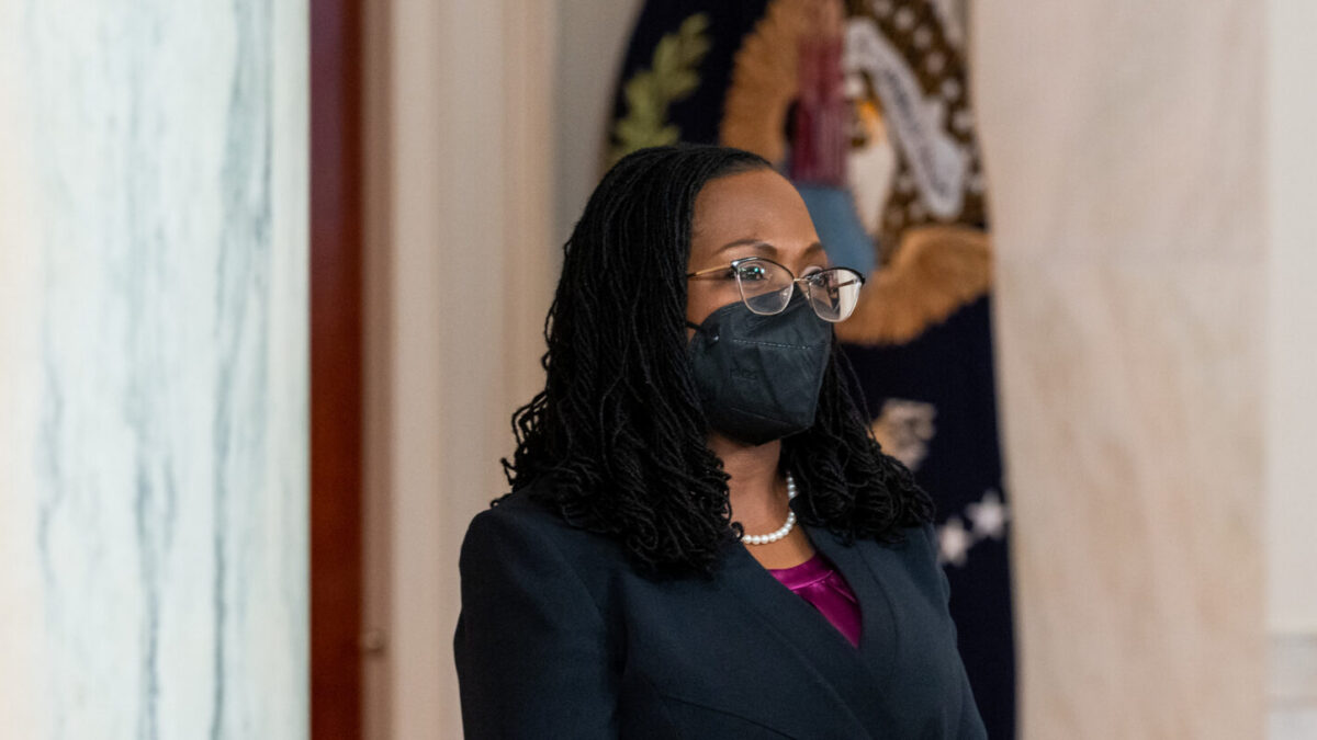 Supreme Court Debate Erupts Over Free Speech and Gender Therapy Ruling