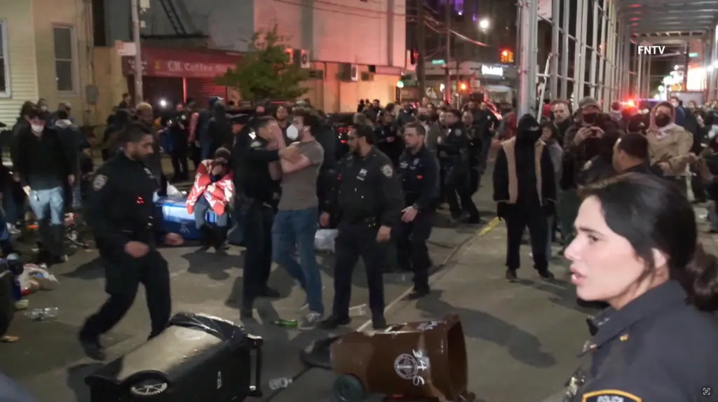 Anti-ICE Mob Storms NYC Hospital—Chaos Erupts as Protesters Block Emergency Access