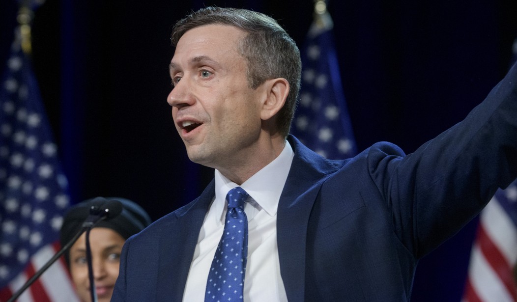 DEMOCRATS FACING MIDTERM NIGHTMARE AS POLLS, REDISTRICTING, AND INTERNAL CHAOS COLLIDE