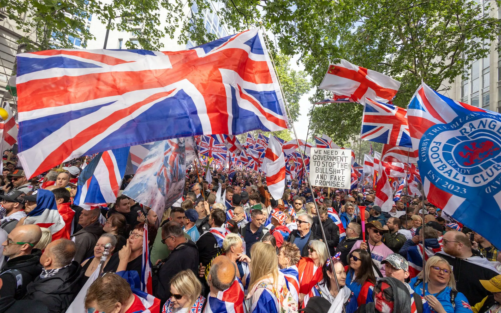 ‘Starmer Out’: Massive Crowds Flood London in Show of Anger Against Britain’s Left-Wing Leadership