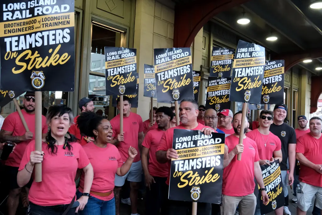 LIRR Strike Ends After Days Of Chaos For New York Commuters