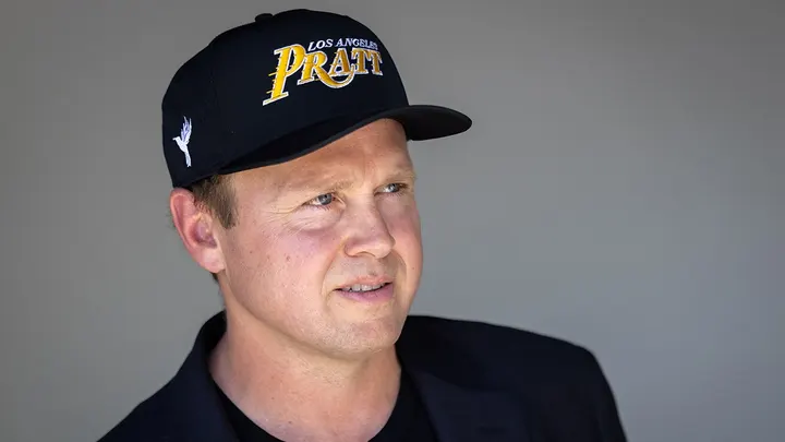 Maher joked that while Pratt's campaign style feels "un-Californian," the candidate's crystal-selling business ultimately makes him a fitting representative of the Golden State. (Etienne Laurent)