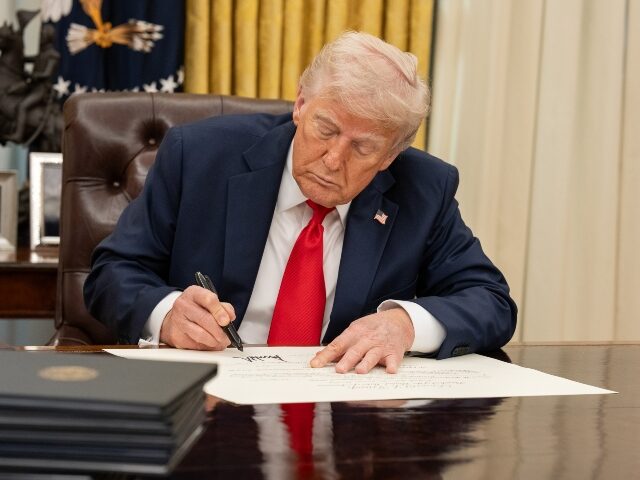 Trump Signs Executive Order Seeking Greater Oversight of Emerging AI Models