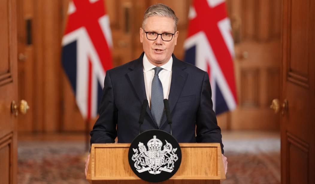 Starmer Condemns Belfast Stabbing as Questions Grow Over Information Restrictions