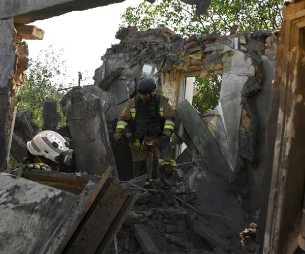 Ukraine Claims Battlefield Momentum as Western Leaders Reaffirm Support