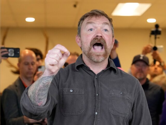 Graham Platner Faces Renewed Scrutiny as Archived Online Comments Resurface in Maine Senate Race