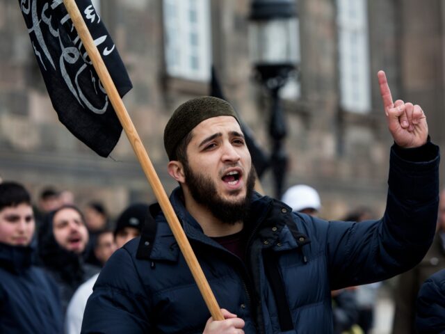 Denmark Moves to Restrict Public Islamic Call to Prayer Amid Growing Debate Over Cultural Integration