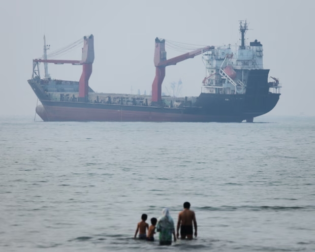 Trump’s Iran Talks Enter New Phase as White House Keeps Pressure on Assets and Hormuz Access
