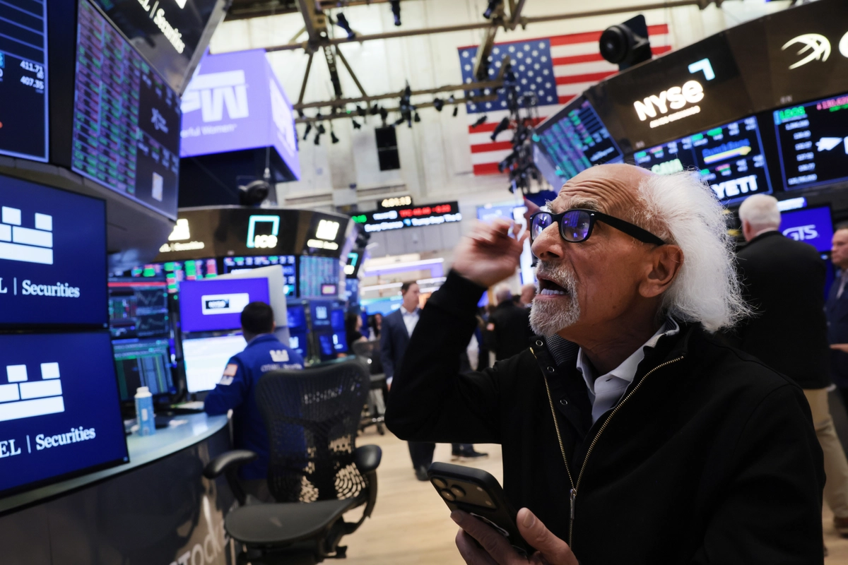 Wall Street Keeps Climbing as Markets Ignore Every Reason to Panic