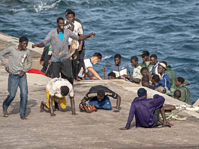 Spain’s Amnesty Plan Sparks Shock Report as 400,000 Migrants Allegedly Applied From Outside the Country