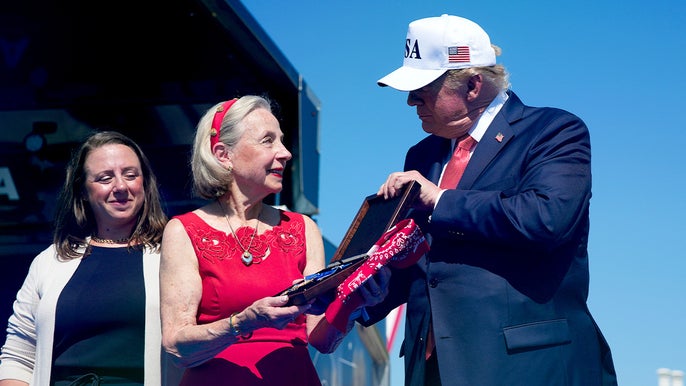 Trump Bestows Presidential Medal of Freedom on 9/11 Hero, 'The Man in the Red Bandana'