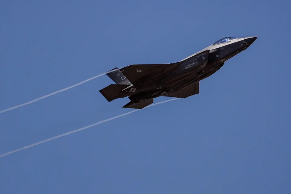 Pentagon and Lookheed Martin Ink Historic Deal to Mass-Produce AIM 260 Air-Dominance domines Missiles to Counter China