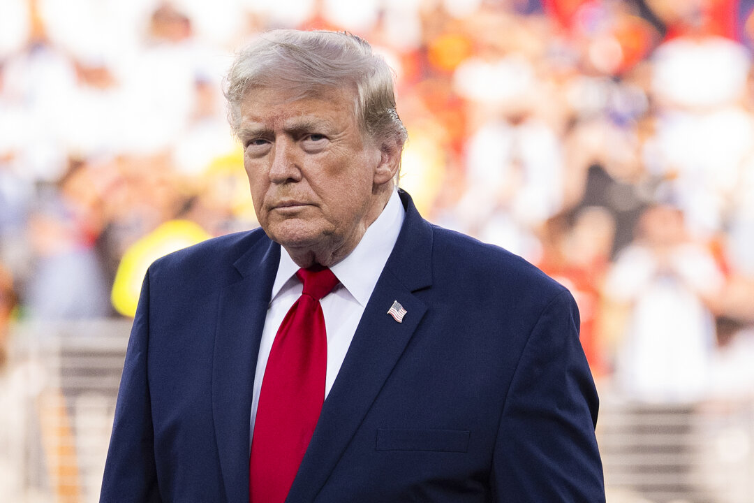 Trump Escalates Fight to Supreme Court Against Clinton, Seeking Justice for Debunked Russia Hoax