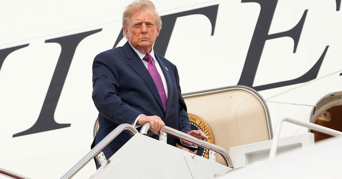 Trump Forges Ahead: Eyes Venezuela Oil, Cuts Red Tape to Crush Sky-High Fuel Costs