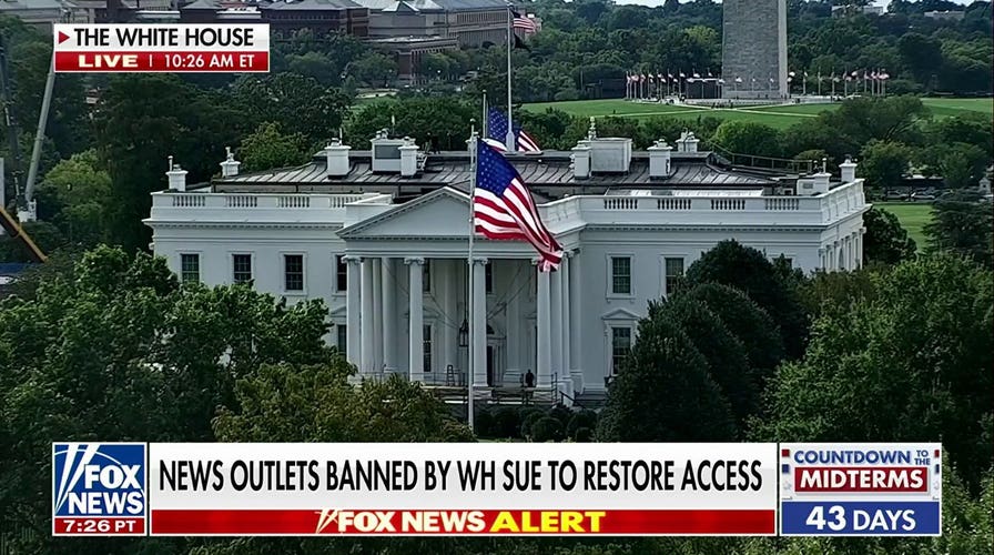 Trump Battles 'Fake News' Media, White House Pool Suspends Coverage in Protest