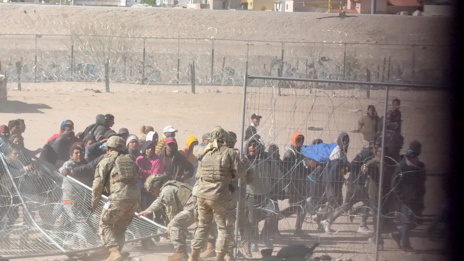 Border Mob ICE freed 124 migrants who violently stormed El Paso border riot ...