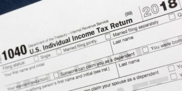 High Schooler Gets Tax Deductions Explained to Her From Her First Paycheck – Her Questions Are the Best!